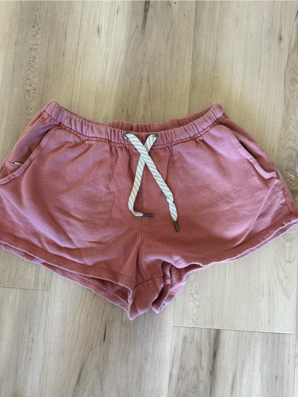 Vuori 100% Organic Cotton Sunnyside Drawstring Lounge Shorts Burnt Clay XS